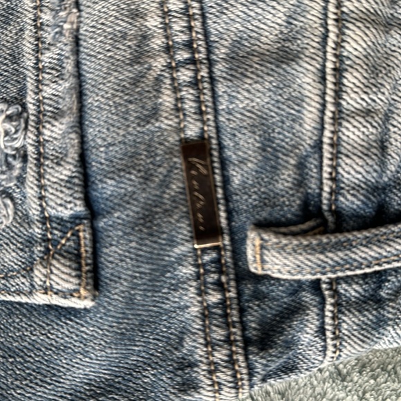 KanCan Jean shorts size small - Picture 4 of 4